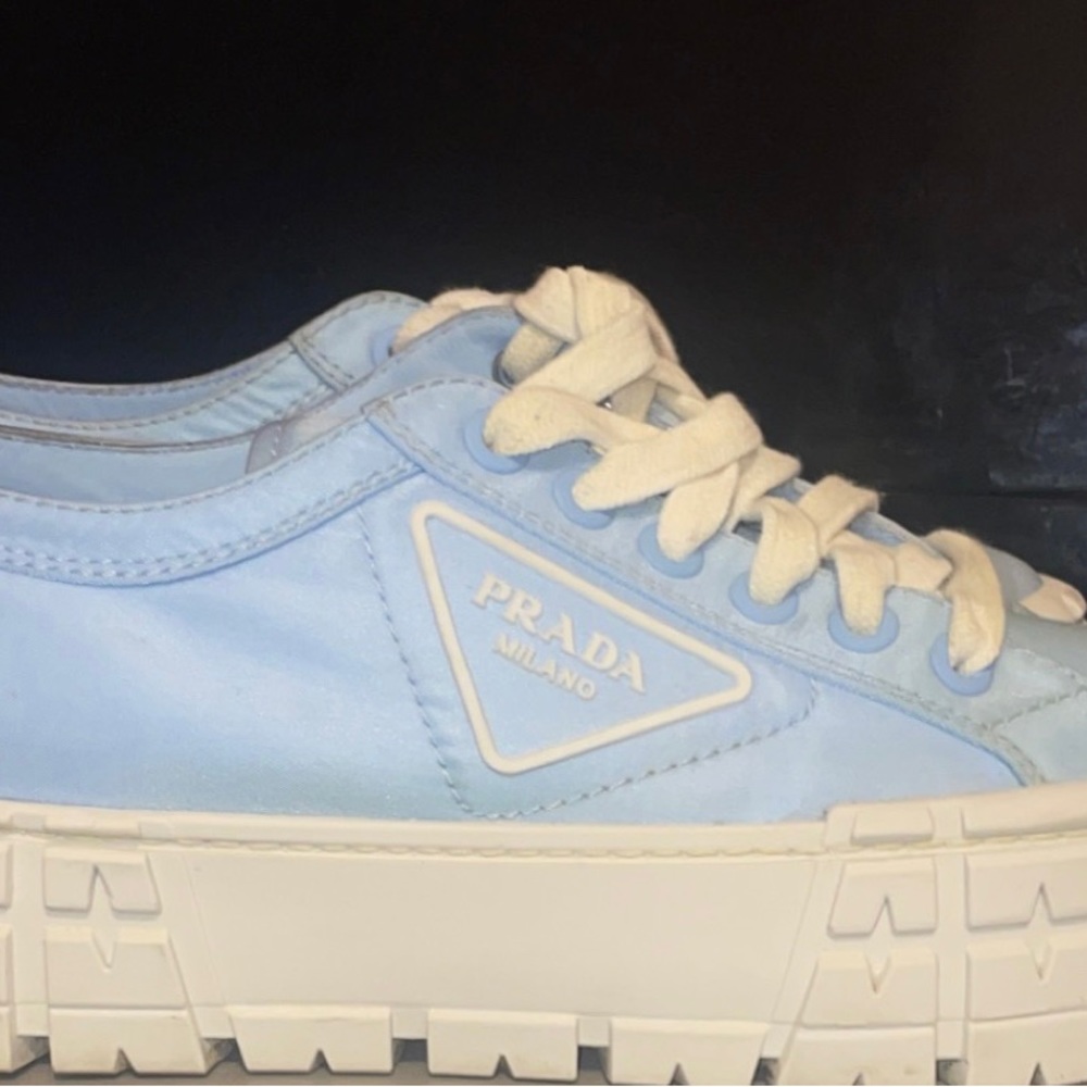 Good condition missing soles